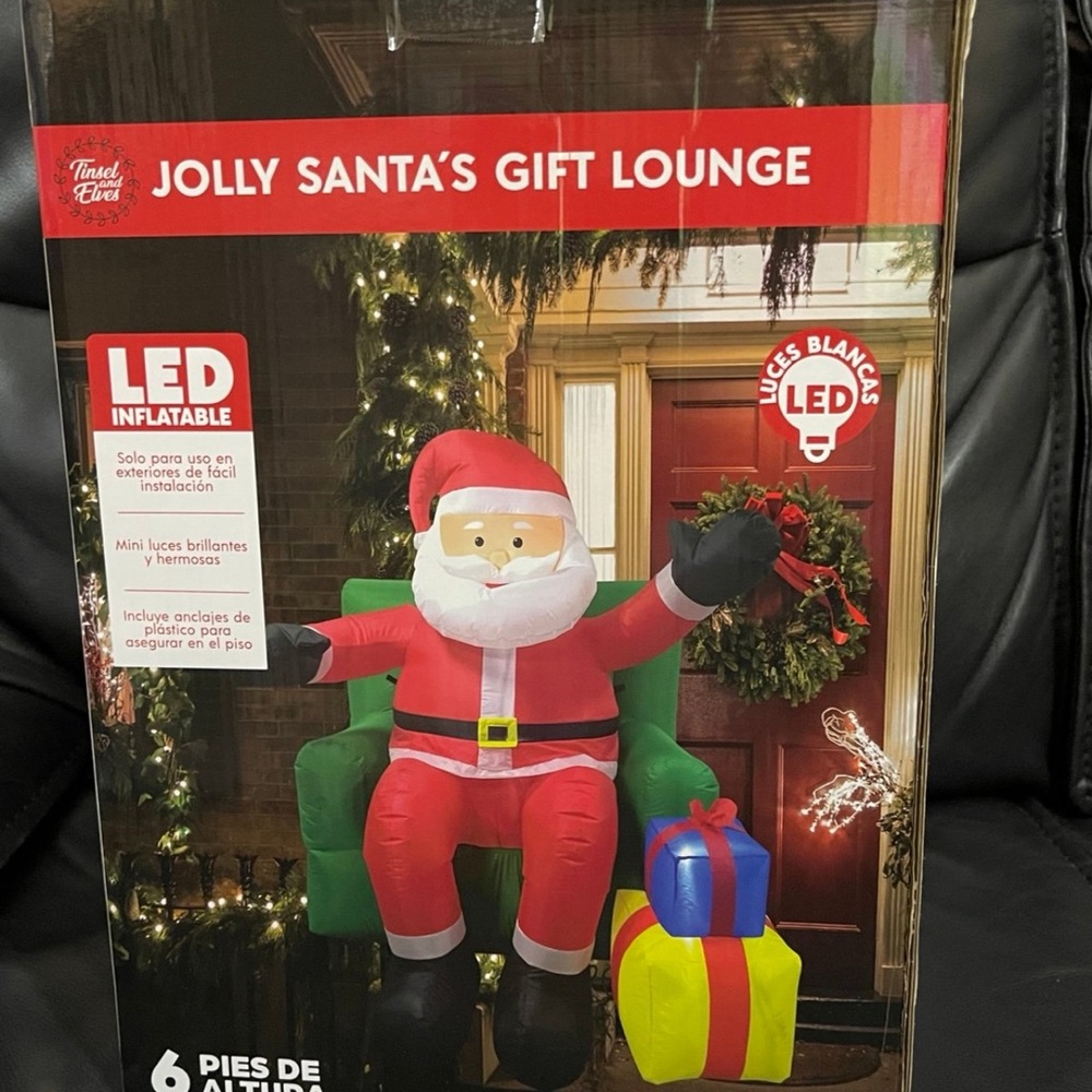 Jolly Santa LED Inflatable - Picture 4 of 9